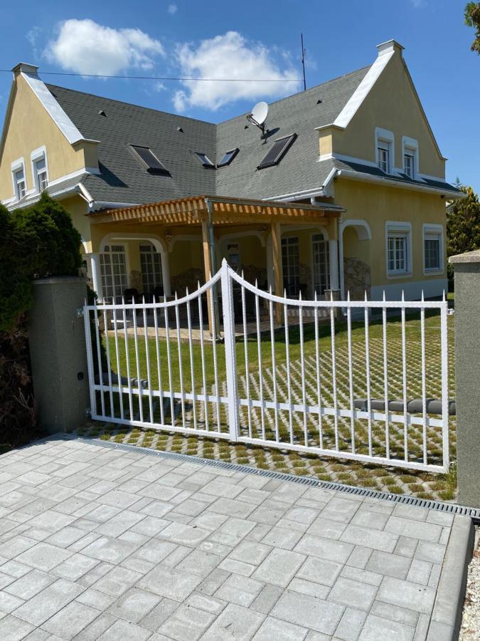 Pacsirta Apartman Lenti Esterno foto