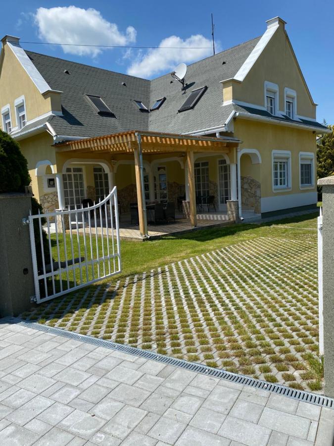 Pacsirta Apartman Lenti Esterno foto